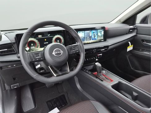 New 2026 Nissan Kicks SR image 9