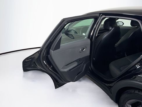 Used 2025 Kia K4 FWD image 24