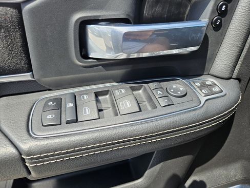 Used 2024 RAM 3500 Laramie AWD/4WD image 31
