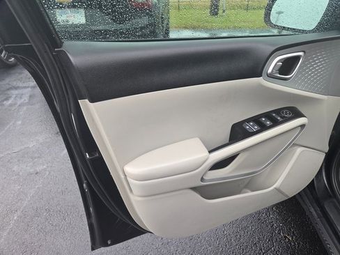 Used 2020 Kia Soul LX image 21