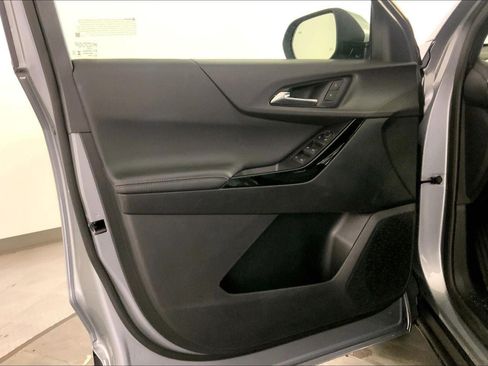 Used 2026 Chevrolet Equinox LT FWD image 24