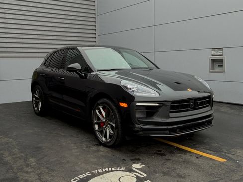 Certified 2026 Porsche Macan GTS AWD/4WD image 5