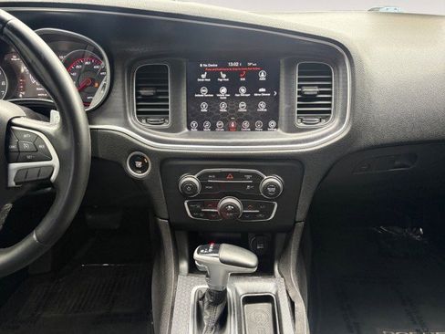 Used 2017 Dodge Charger R/T image 4