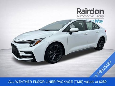 Used 2023 Toyota Corolla SE w/ SE Premium Package image 3