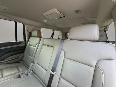 Used 2019 Chevrolet Suburban Premier AWD/4WD image 26