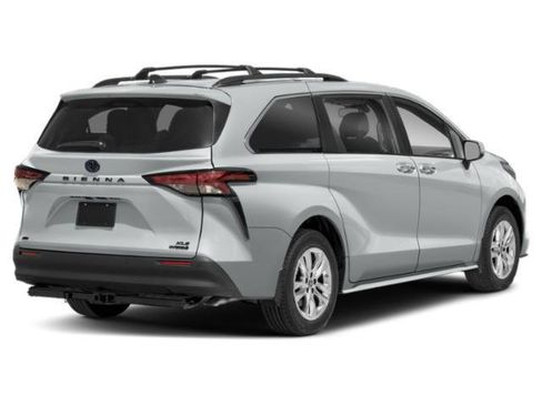 Certified 2023 Toyota Sienna XLE Woodland Edition AWD/4WD image 2