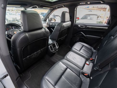 Used 2011 Porsche Cayenne Sport Utility 4D image 29