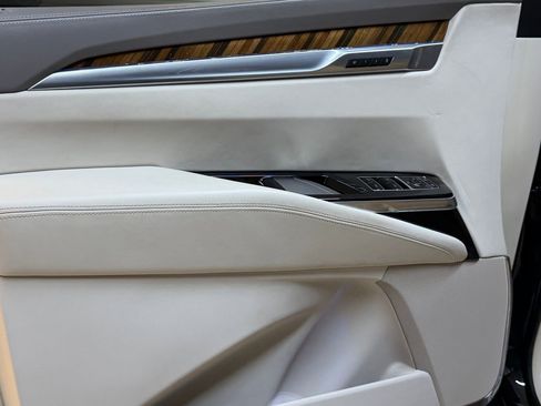 Certified 2025 Cadillac Escalade Sport Platinum image 12