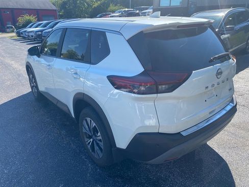 Used 2023 Nissan Rogue SV image 8