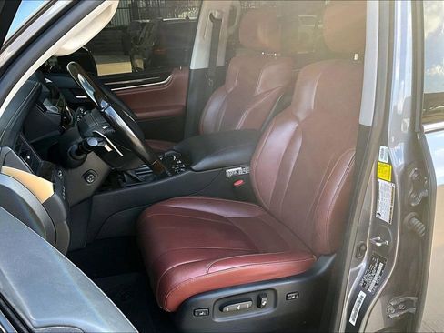 Used 2020 Lexus LX 570 4WD w/ Luxury Package image 25