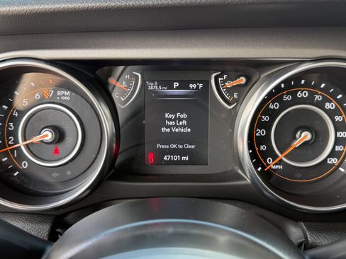 Used 2023 Jeep Gladiator Sport AWD/4WD image 37