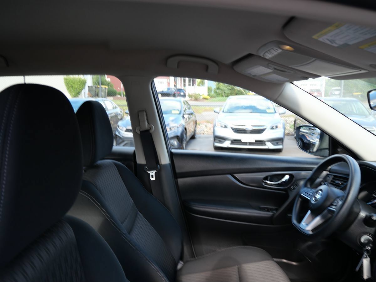 Used 2017 Nissan Rogue S AWD/4WD image 29