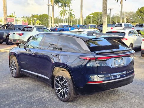 Used 2025 Jeep Wagoneer S Limited image 4