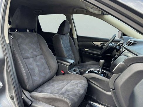 Used 2015 Nissan Rogue SV image 47