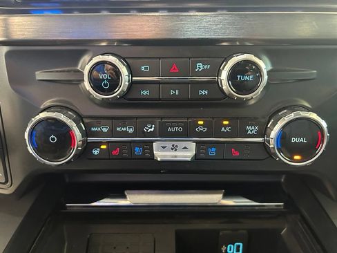 Used 2025 Ford F350 Lariat w/ Lariat Ultimate Package AWD/4WD image 55