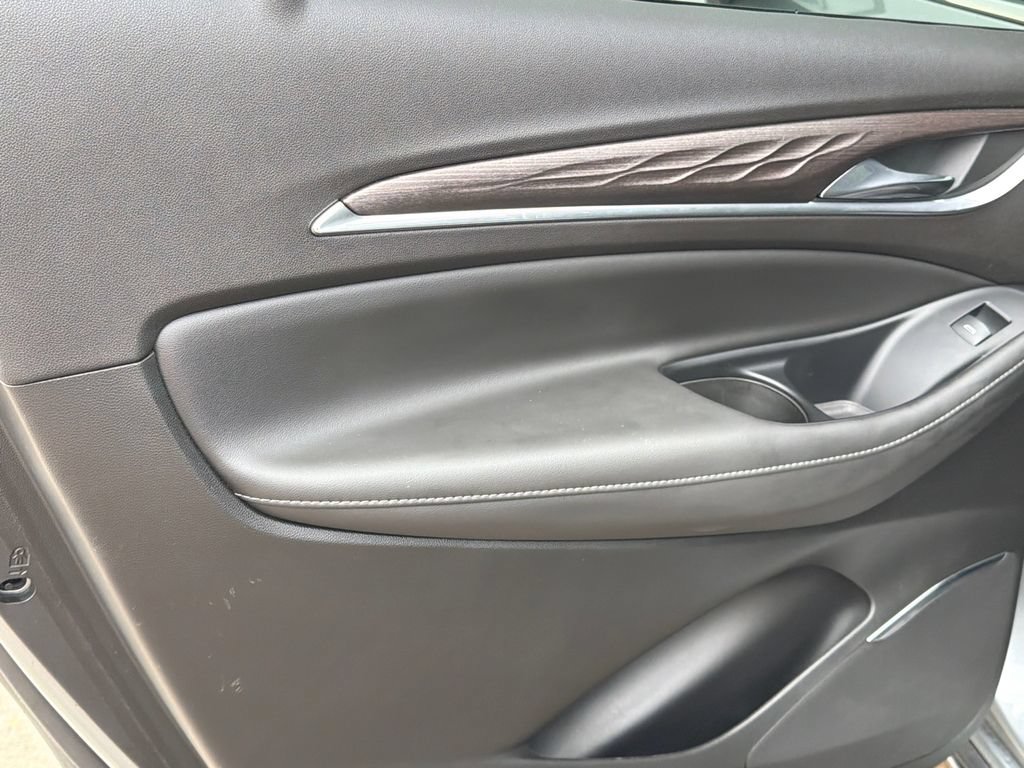 Used 2023 Buick Enclave Avenir w/ Avenir Technology Package FWD image 21