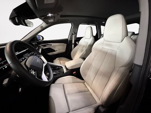 Used 2025 Audi Q5 Prestige image 11