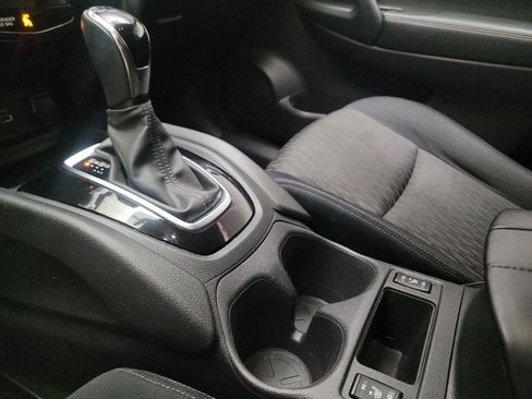 Used 2018 Nissan Rogue SV w/ Premium Package AWD/4WD image 26