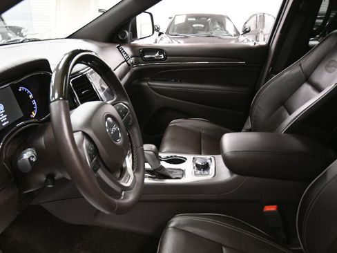Used 2019 Jeep Grand Cherokee Overland image 21