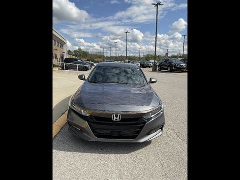 Used 2018 Honda Accord Sport image 3