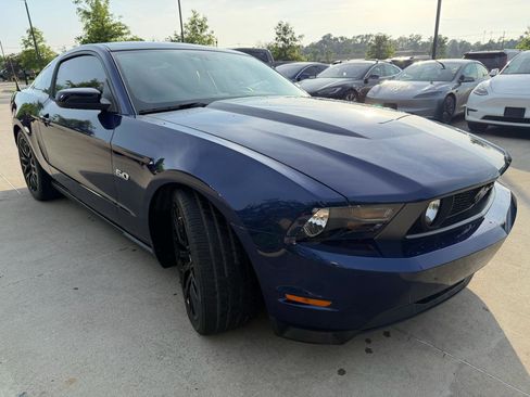 Used 2012 Ford Mustang GT Premium RWD image 3