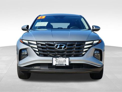 Certified 2023 Hyundai Tucson SE image 2