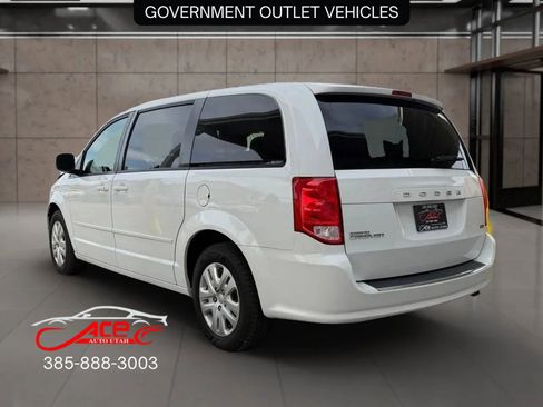 Used 2017 Dodge Grand Caravan SE w/ UConnect Hands-Free Group image 6