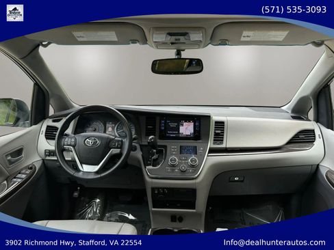 Used 2016 Toyota Sienna XLE Premium FWD image 30