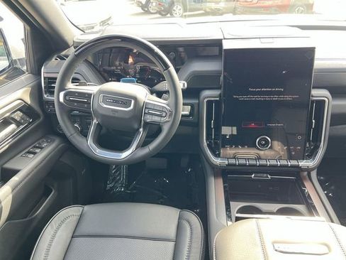 New 2026 GMC Yukon XL Denali w/ Denali Reserve Package image 11