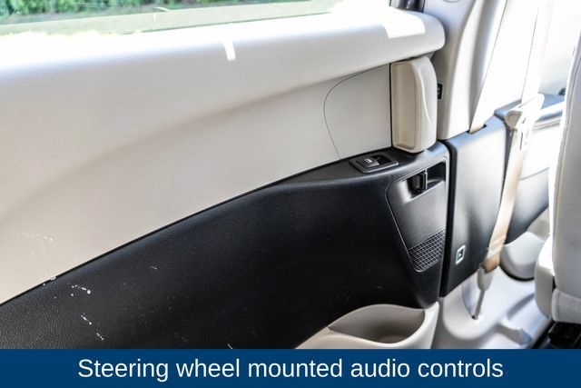 Used 2017 Chrysler Pacifica Touring FWD image 14