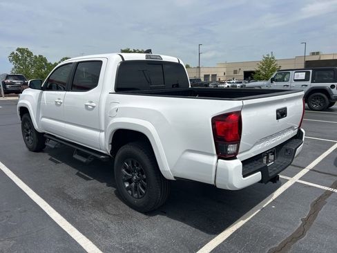 Used 2023 Toyota Tacoma SR5 w/ Technology Package image 8