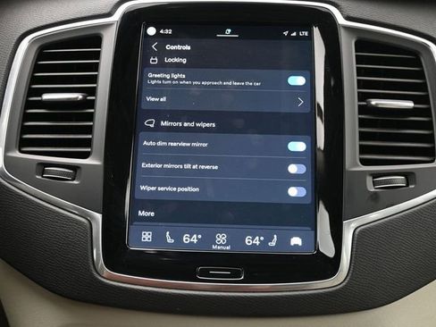 Used 2024 Volvo XC90 B5 Core w/ Protection Package Premier image 17