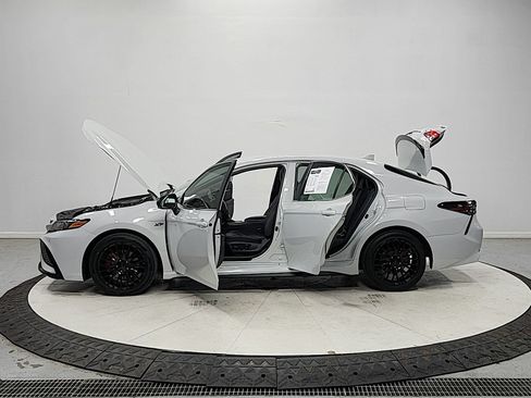 Used 2023 Toyota Camry SE FWD image 12