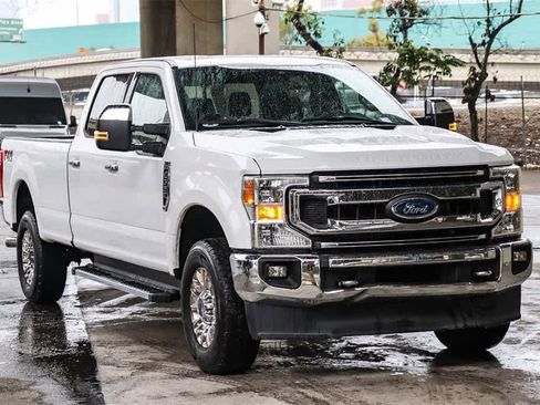 Used 2022 Ford F350 XLT w/ XLT Premium Package image 3