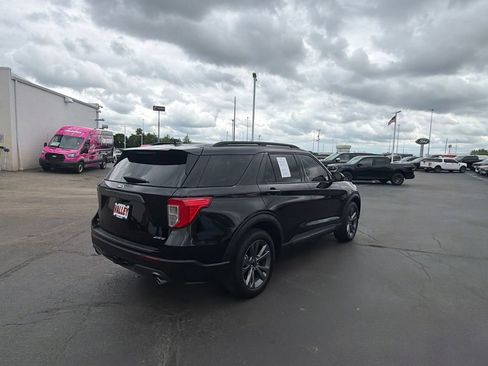 Used 2023 Ford Explorer XLT w/ Equipment Group 202A AWD/4WD image 8