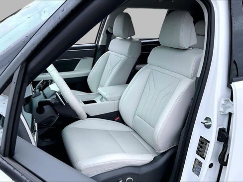 Used 2026 Hyundai Santa Fe SEL FWD image 8