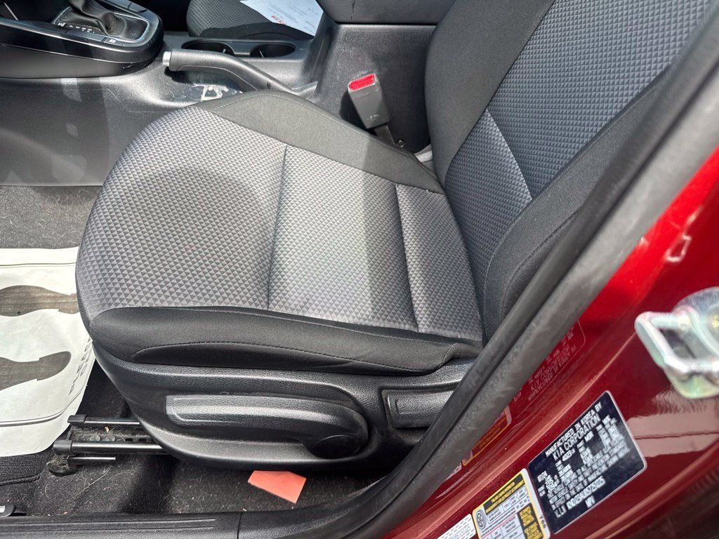 Used 2025 Kia Soul LX FWD image 5