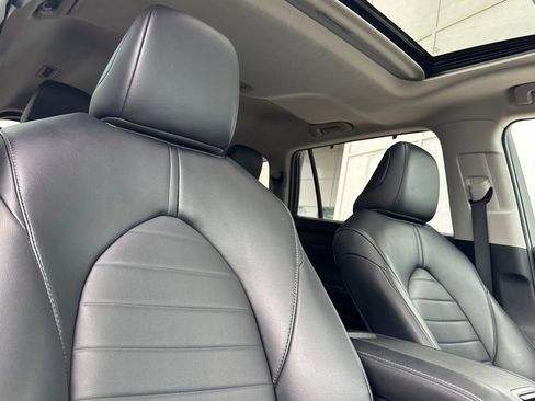 Used 2023 Toyota Highlander XLE image 22
