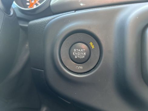 Used 2018 Jeep Wrangler Unlimited Sahara image 30