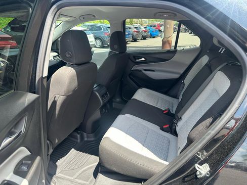 Used 2023 Chevrolet Equinox LS w/ LS Convenience Package AWD/4WD image 12