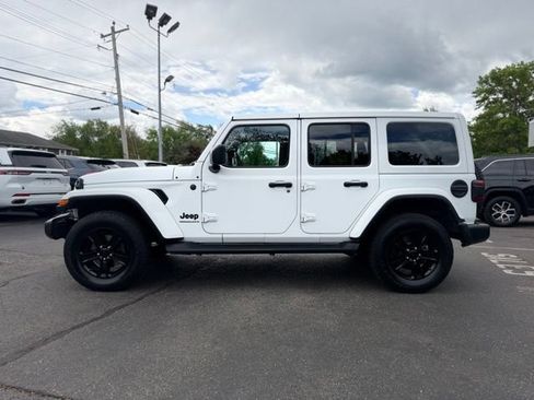 Used 2023 Jeep Wrangler Unlimited Sahara AWD/4WD image 4
