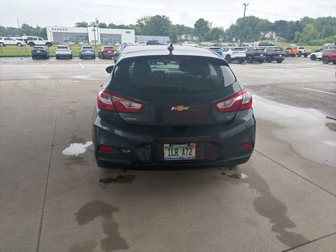 Used 2017 Chevrolet Cruze LT w/ Convenience Package FWD image 4