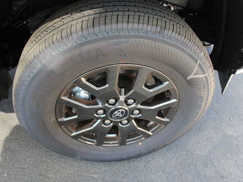 New 2026 Toyota 4Runner SR5 AWD/4WD image 54