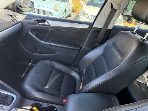 Used 2014 Volkswagen Jetta SE image 16