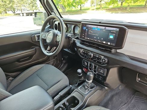Used 2025 Jeep Wrangler Unlimited Sport S 4xe AWD/4WD image 13