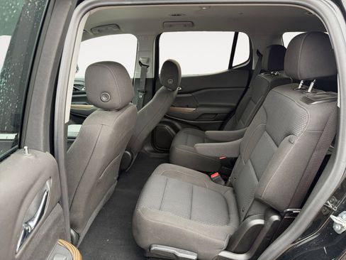 Used 2023 GMC Acadia SLE w/ Driver Convenience Package image 13