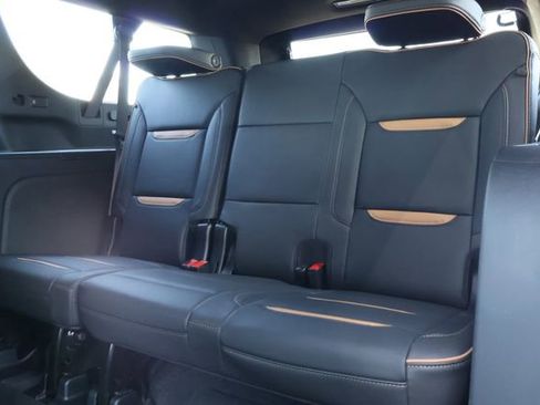 Used 2024 GMC Yukon XL AT4 w/ Technology Package image 17