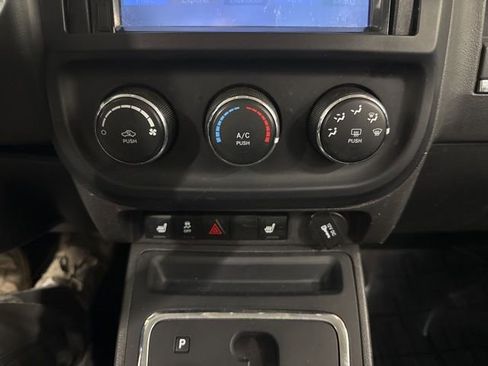 Used 2014 Jeep Patriot Latitude image 34