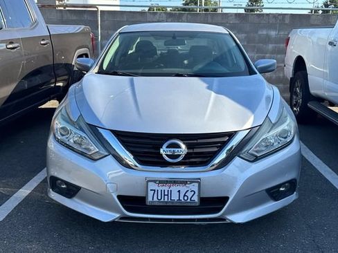 Used 2016 Nissan Altima 2.5 SV FWD image 3