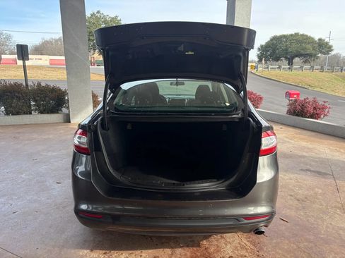 Used 2016 Ford Fusion SE image 22